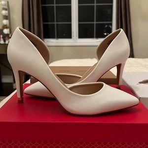 Worn ONCE KELLY AND KATIE WHITE PUMPS